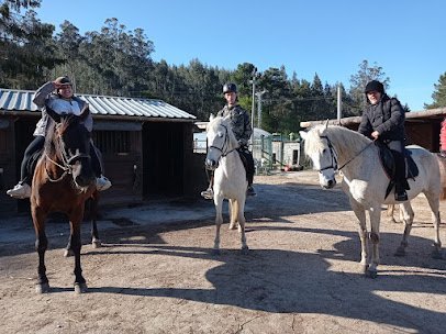 Os Parrulos, Club Ecuestre en Sésamo